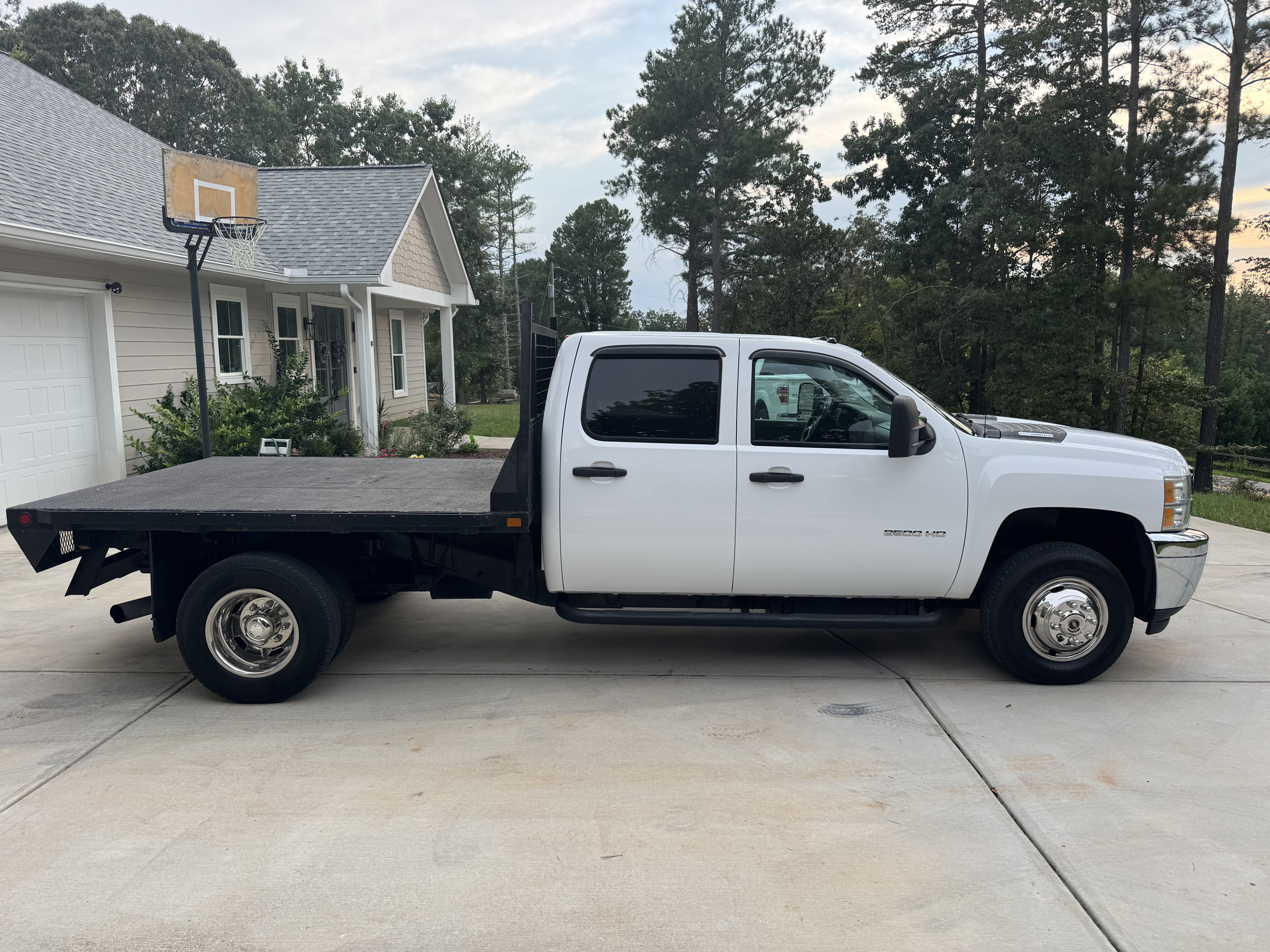 Used 2013 Chevrolet Silverado 3500 W/T AWD/4WD image 4