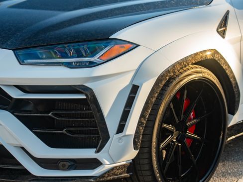 Used 2019 Lamborghini Urus image 1