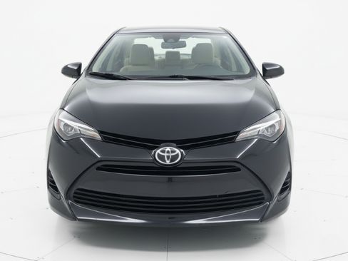 Used 2017 Toyota Corolla LE image 8
