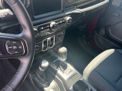 Used 2022 Jeep Wrangler Unlimited Sport AWD/4WD image 8