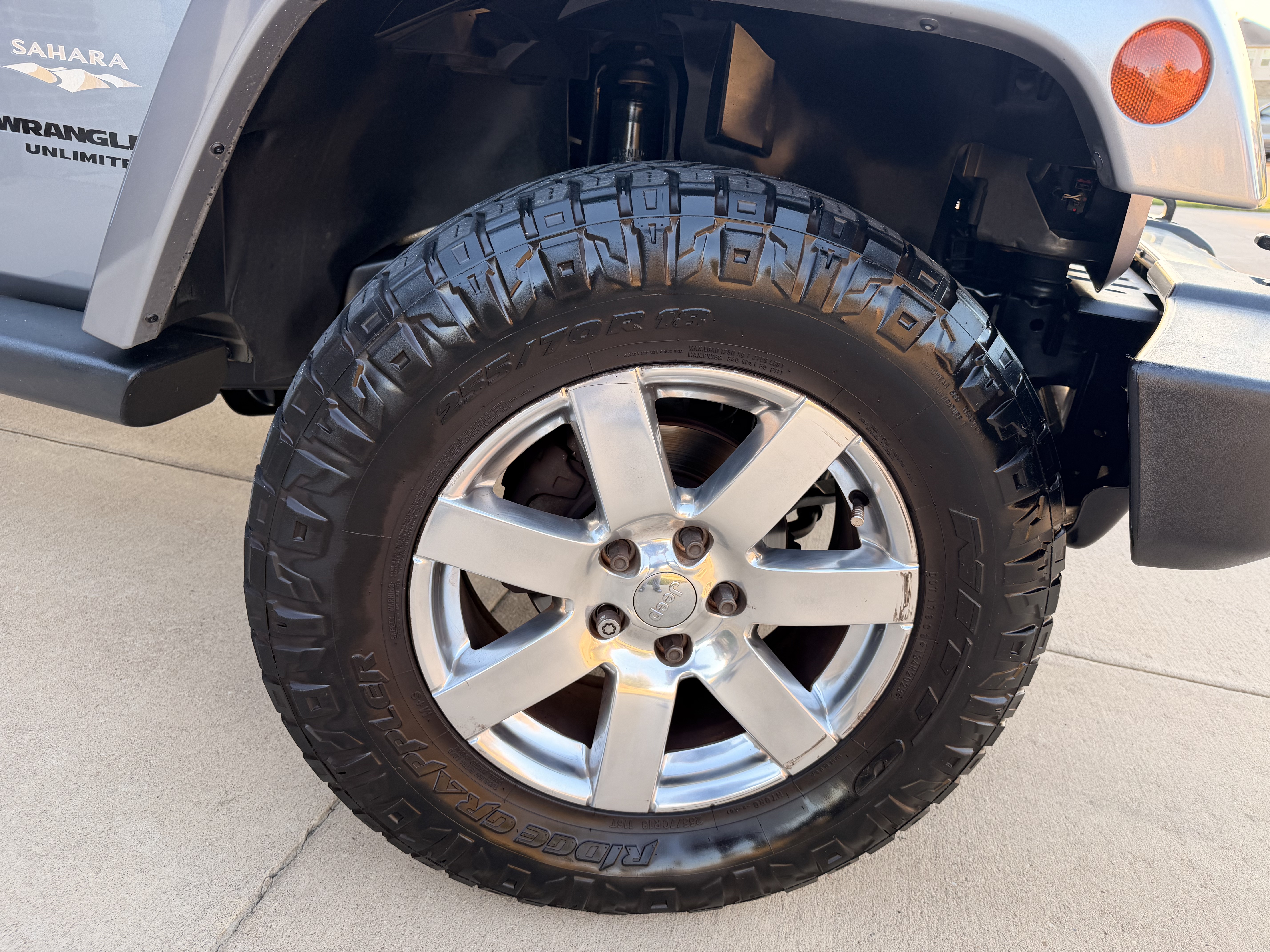 Used 2013 Jeep Wrangler Unlimited Sahara w/ Connectivity Group AWD/4WD image 12