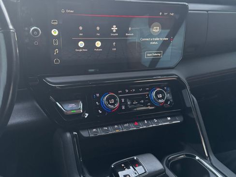 Used 2022 GMC Sierra 1500 AT4 w/ AT4 Premium Package image 6