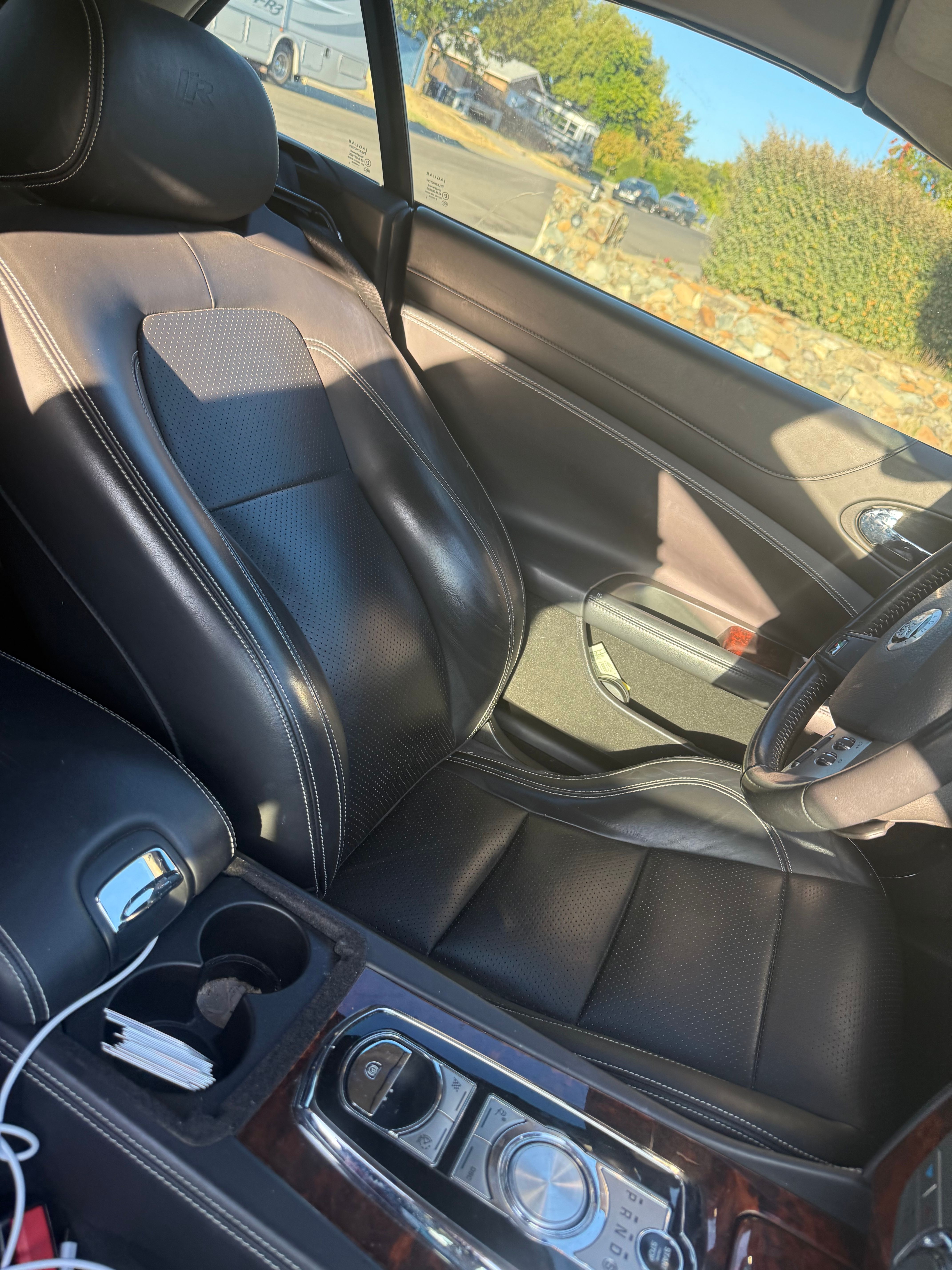Used 2010 Jaguar XKR R RWD image 16