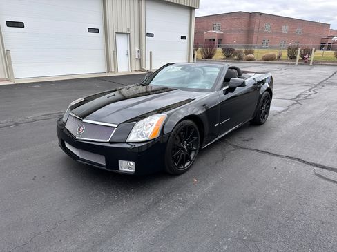 Used 2006 Cadillac XLR V image 19