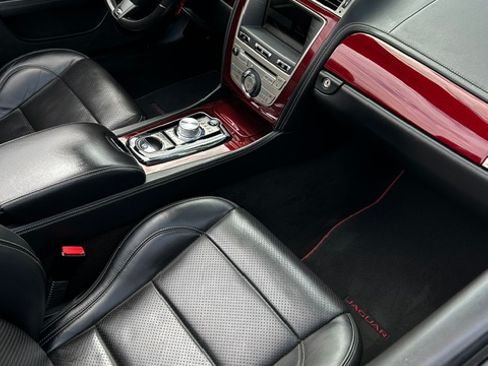 Used 2010 Jaguar XKR R RWD image 5