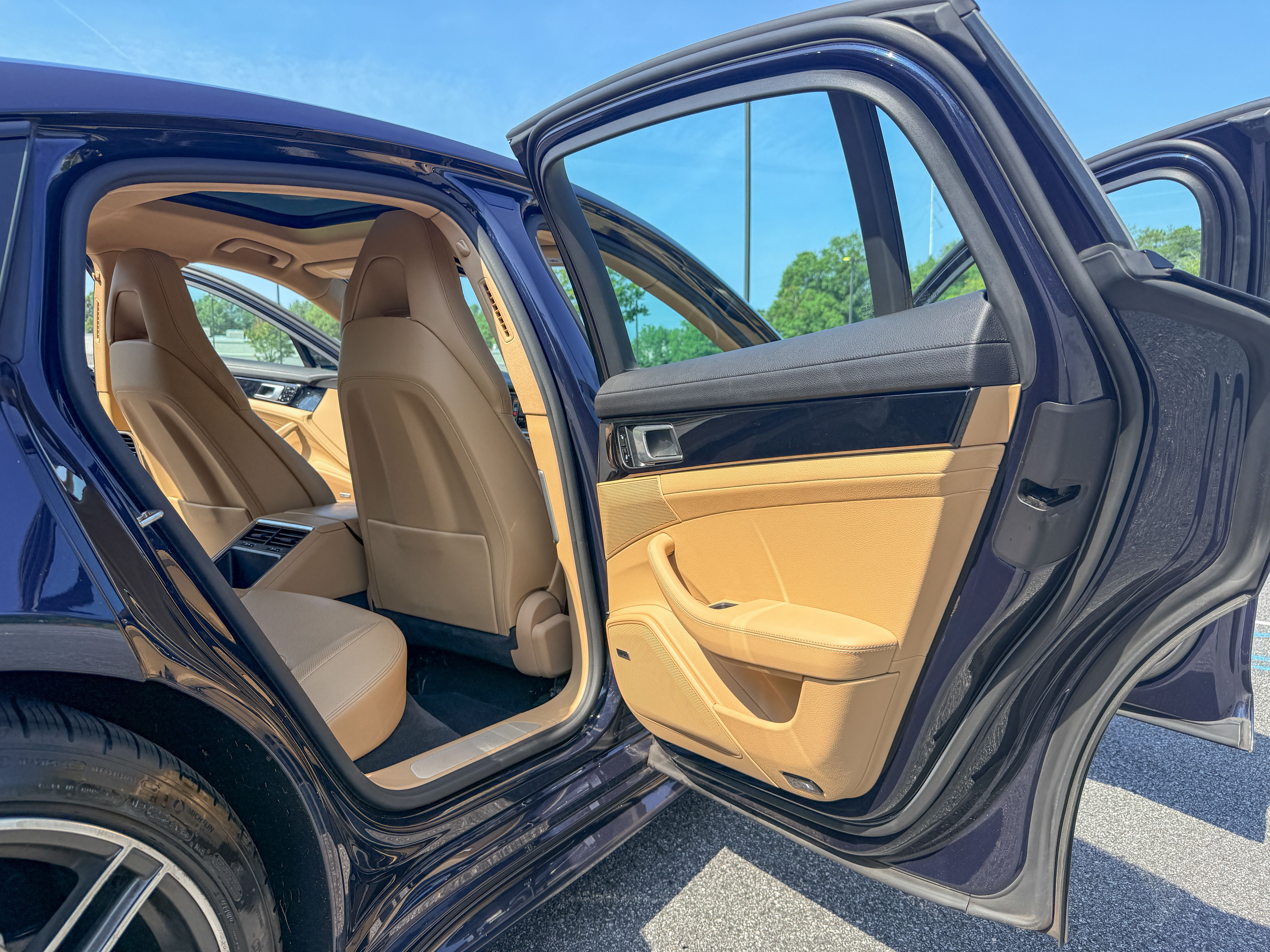 Used 2018 Porsche Panamera image 11