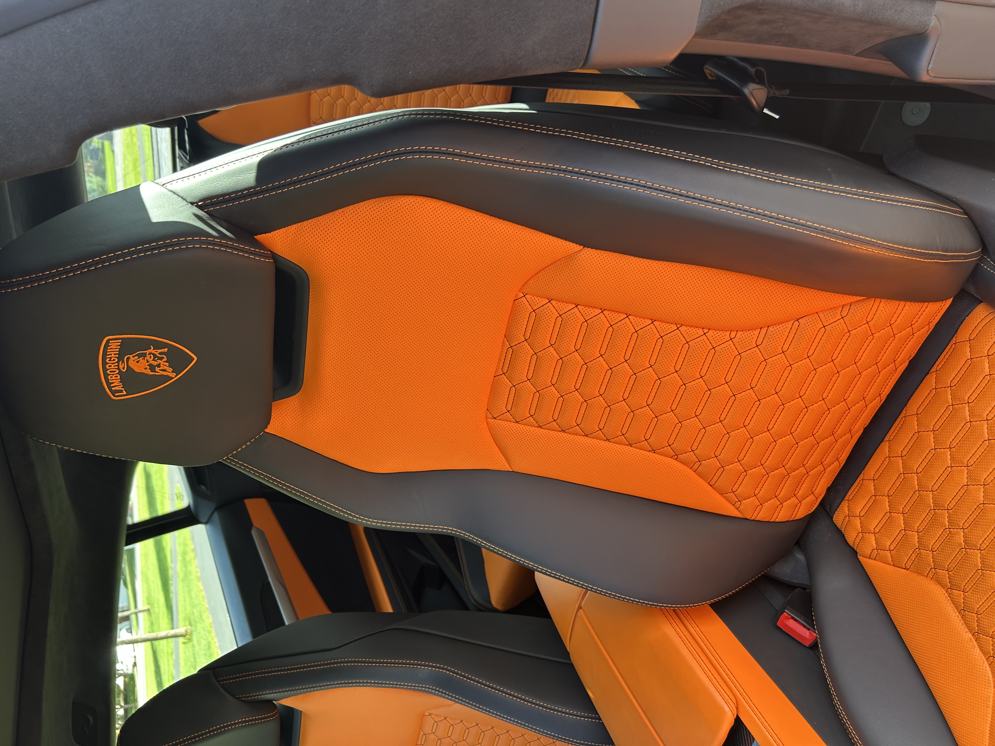 Used 2022 Lamborghini Urus AWD/4WD image 26