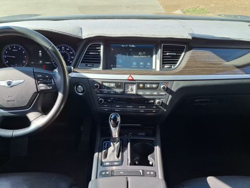 Used 2015 Hyundai Genesis 3.8 w/ Option Group 03 image 13