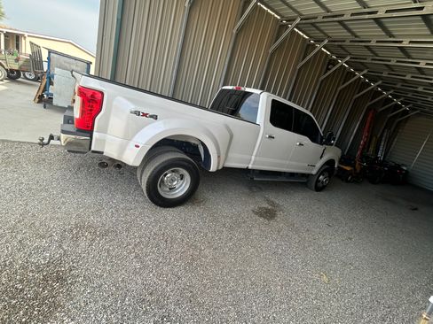 Used 2017 Ford F350 Lariat w/ Chrome Package image 1