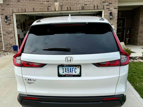 Used 2025 Honda CR-V EX image 2