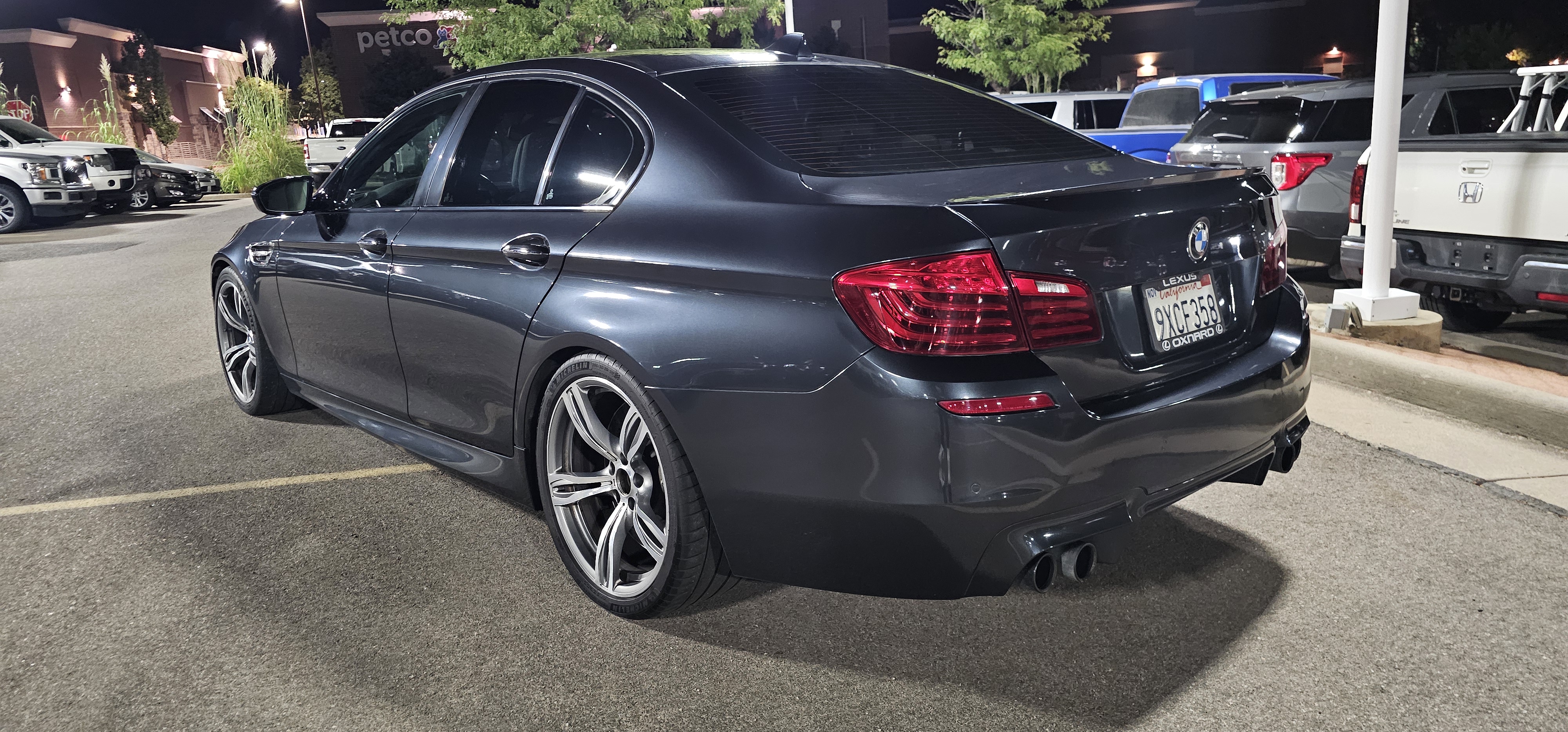 Used 2015 BMW M5 RWD image 14