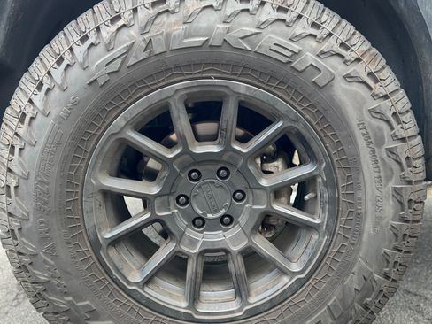 Used 2022 Nissan Frontier SV AWD/4WD image 21
