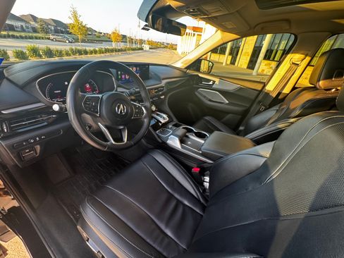 Used 2023 Acura MDX SH-AWD w/ Technology Package image 9