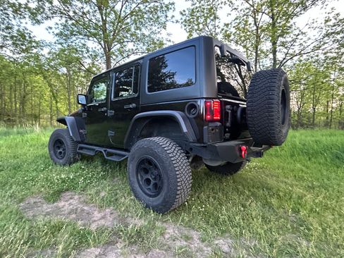 Used 2015 Jeep Wrangler Unlimited Sport w/ Quick Order Package 24S AWD/4WD image 8