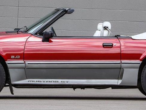 Used 1992 Ford Mustang GT RWD image 25