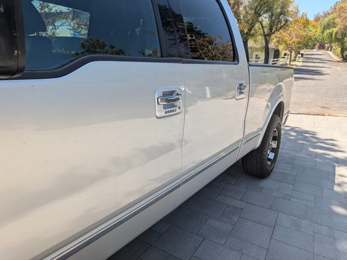 Used 2010 Ford F150 Platinum RWD image 19