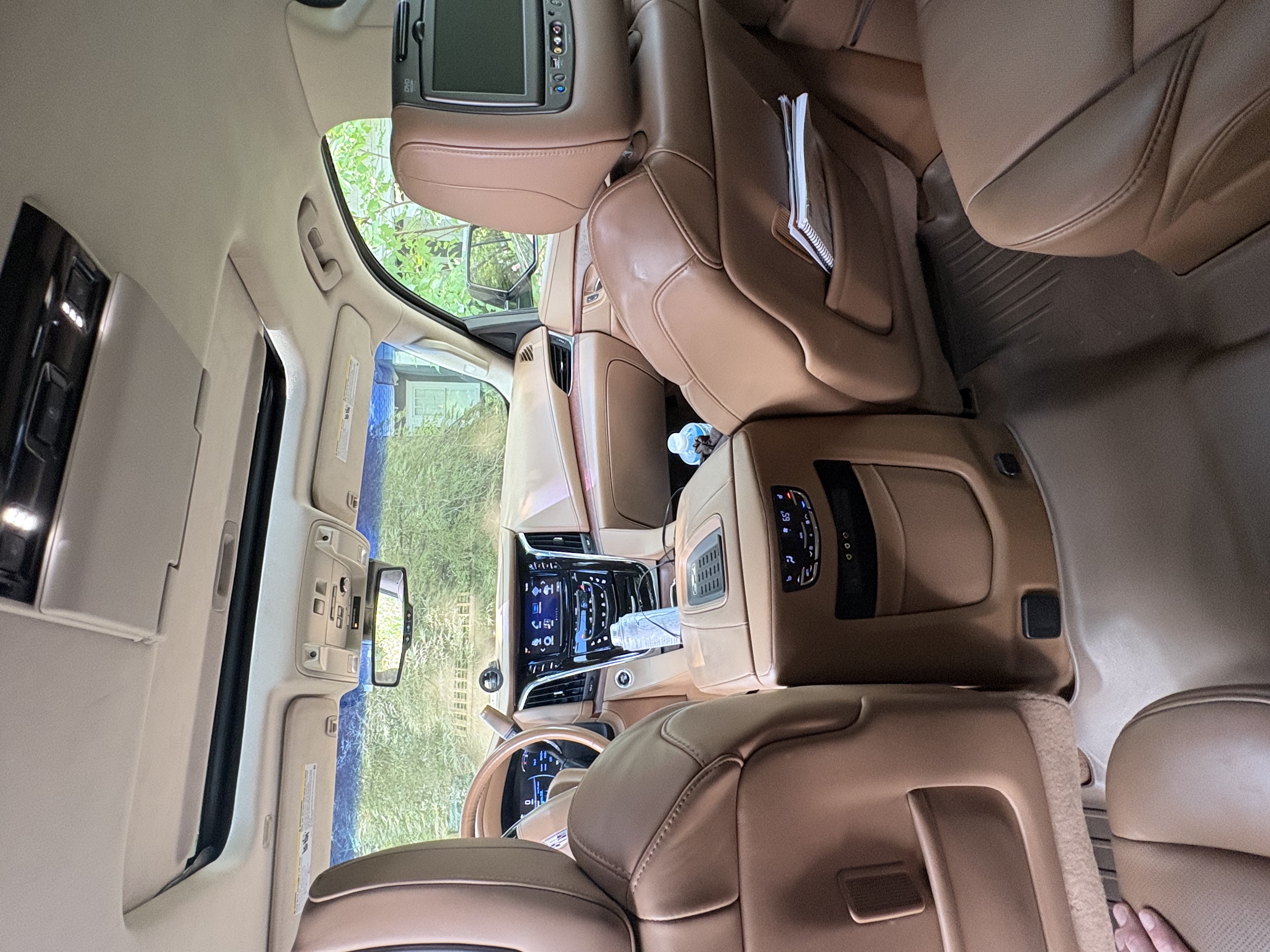 Used 2016 Cadillac Escalade ESV Platinum AWD/4WD image 10