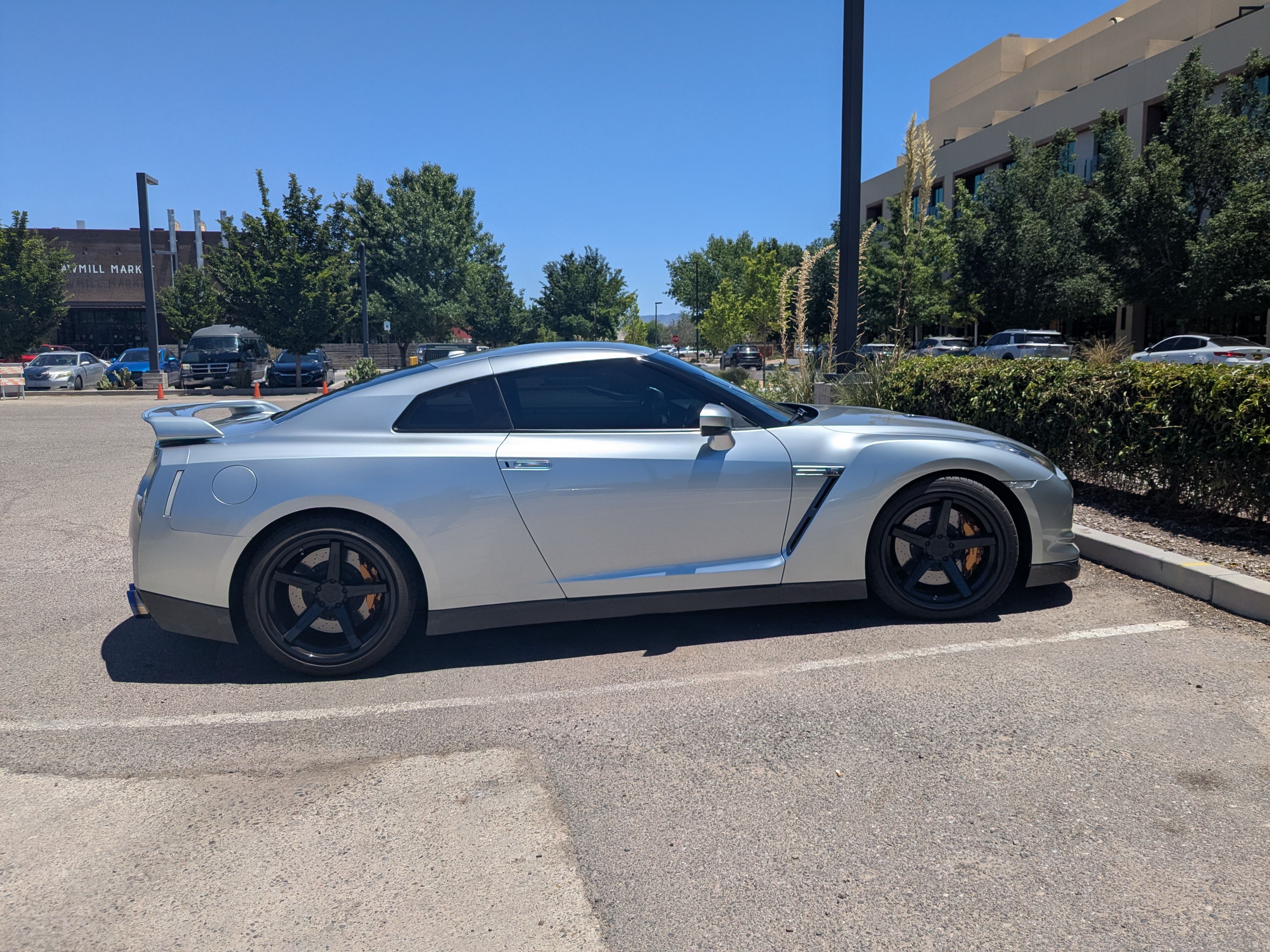Used 2009 Nissan GT-R Premium AWD/4WD image 25