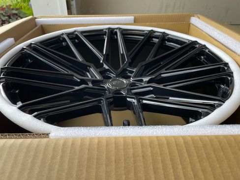 Used 2023 BMW X5 M w/ Competition Package image 15