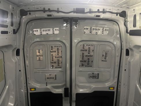 Used 2023 Ford Transit 250 148 High Roof Extended image 5