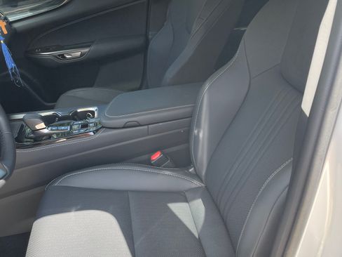 Used 2025 Lexus NX 350h AWD w/ Premium Package image 5