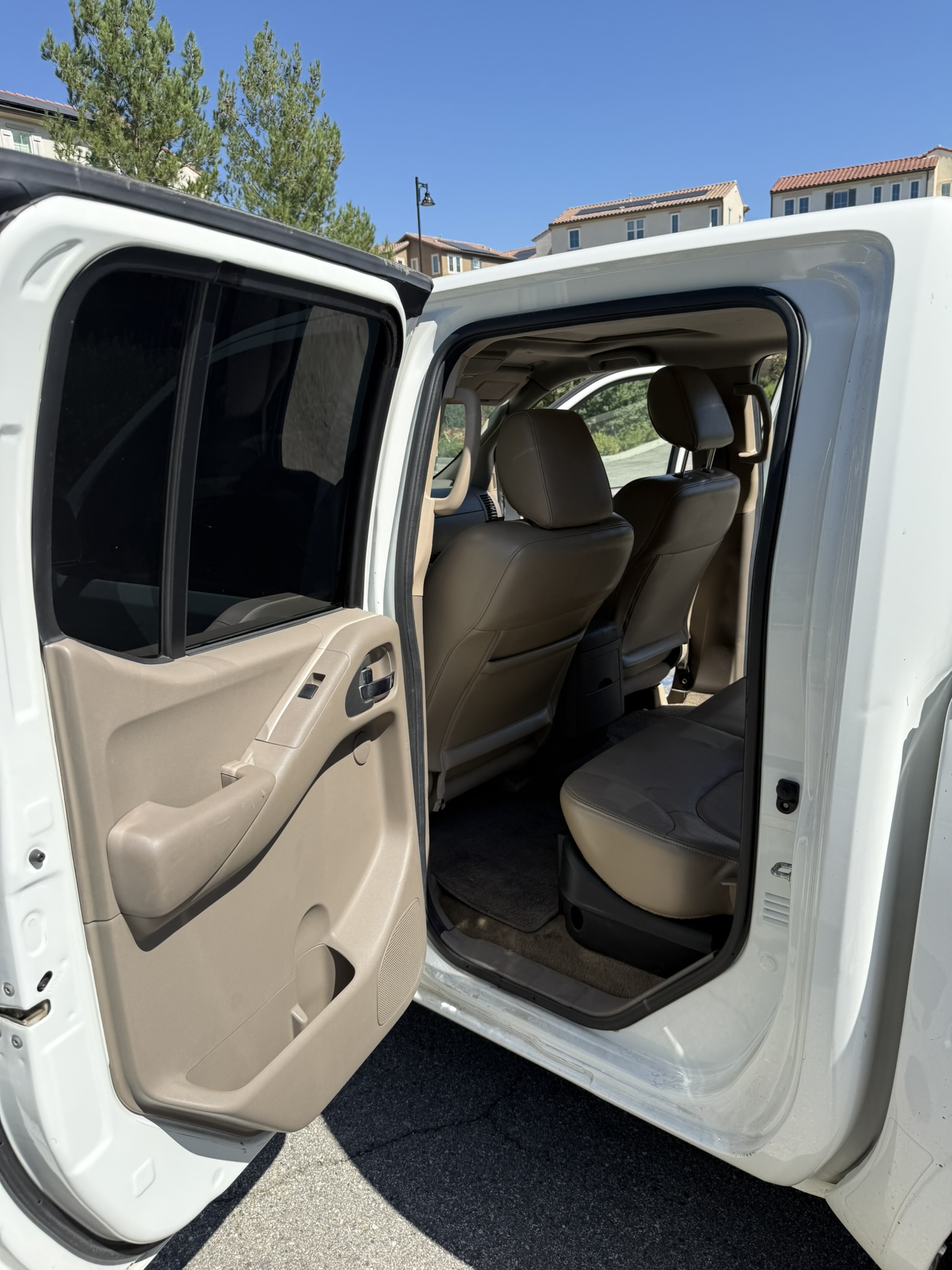 Used 2017 Nissan Frontier SL w/ Moonroof Package RWD image 19