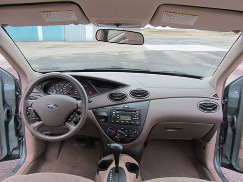Used 2004 Ford Focus SE image 16