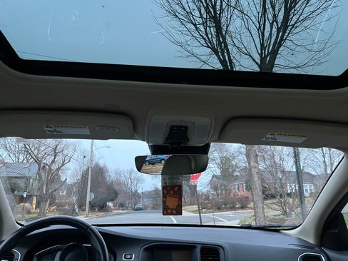 Used 2016 Volvo S60 T5 Premier image 11