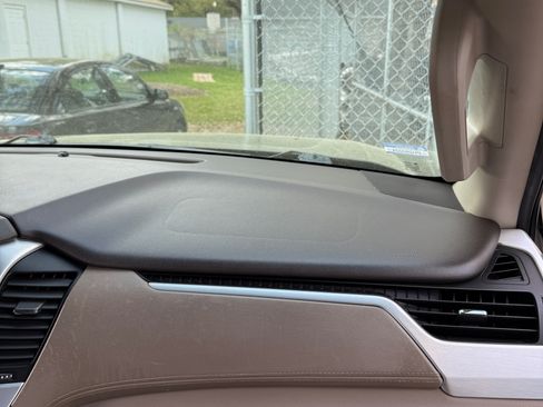 Used 2017 GMC Yukon SLT image 21