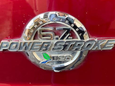 Used 2016 Ford F250 Lariat w/ Lariat Ultimate Package image 6