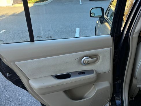 Used 2008 Nissan Versa 1.8 S w/ PWR Pkg image 8