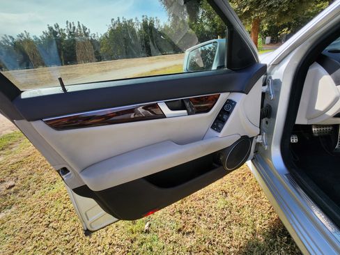 Used 2012 Mercedes-Benz C 250 Sedan image 12