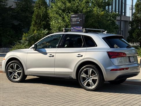 Used 2020 Audi Q5 2.0T Premium Plus w/ Premium Plus Package AWD/4WD image 1