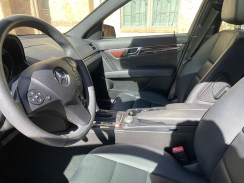 Used 2010 Mercedes-Benz C 300 Sedan image 9