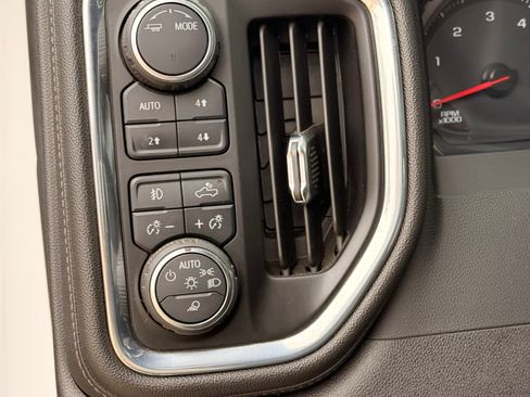 Used 2023 Chevrolet Silverado 2500 LTZ AWD/4WD image 12