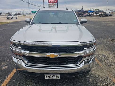 Used 2018 Chevrolet Silverado 1500 LT w/ Texas Edition image 2