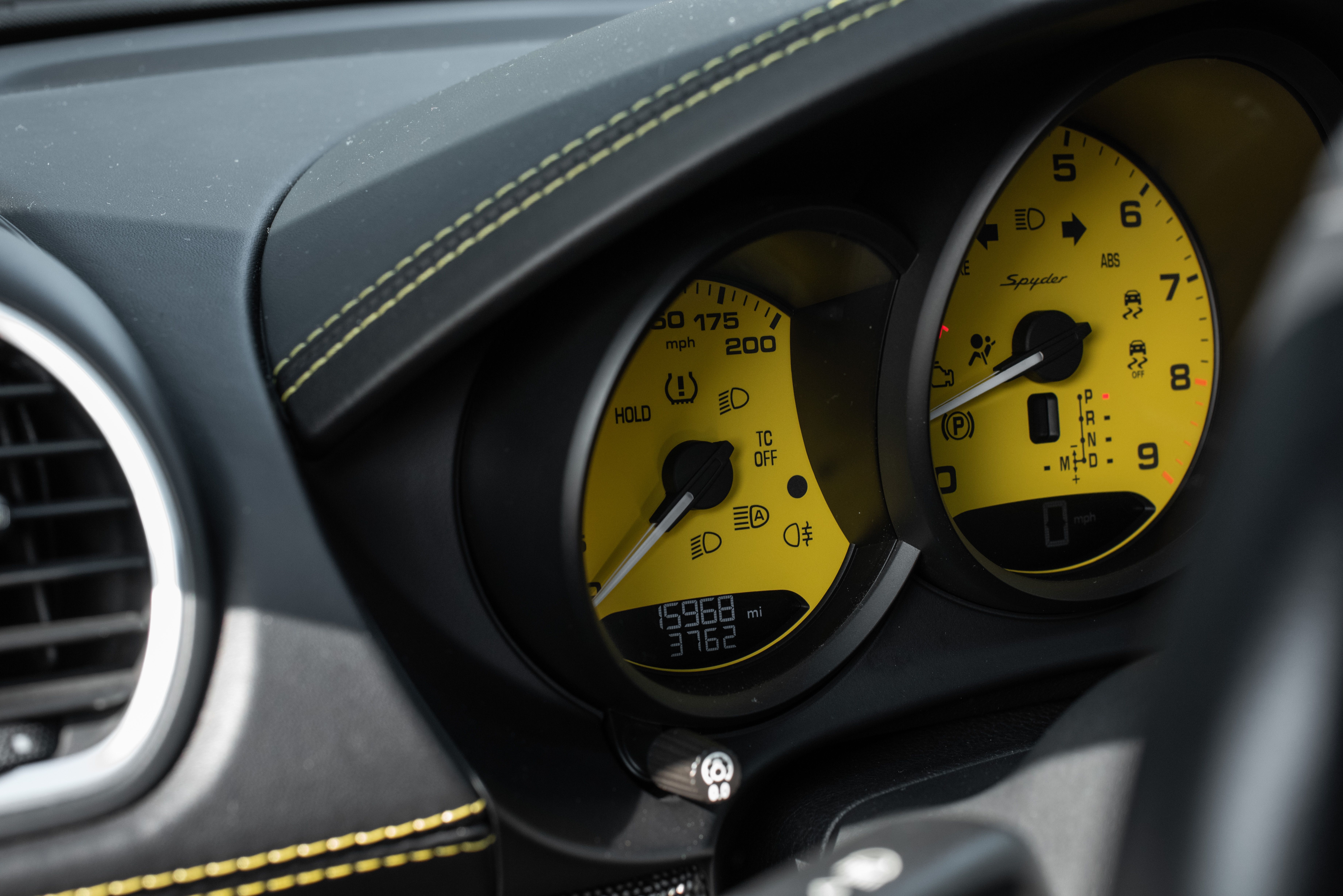 Used 2021 Porsche 718 Boxster Spyder RWD image 21
