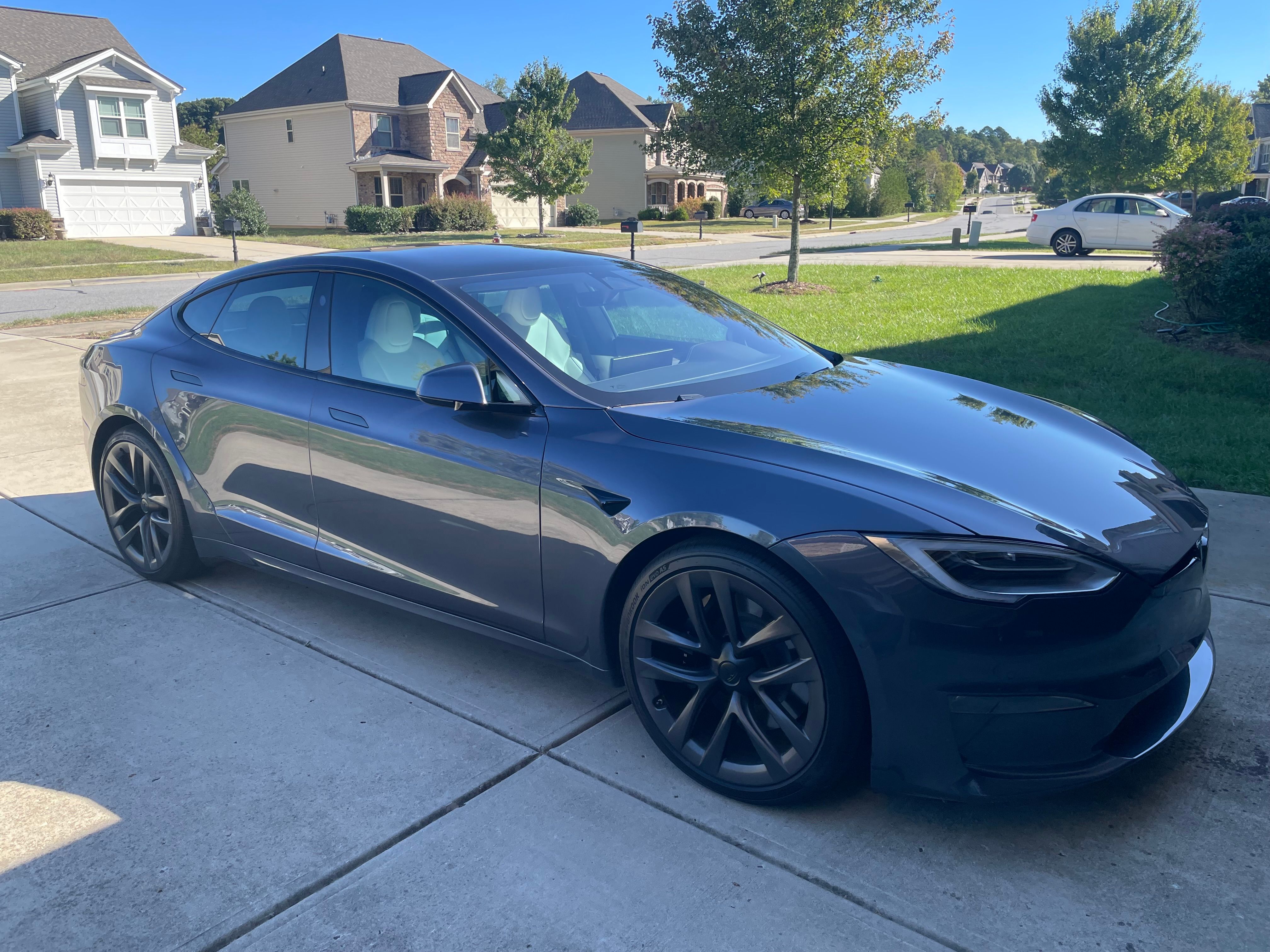 Used 2022 Tesla Model S Plaid AWD/4WD image 1