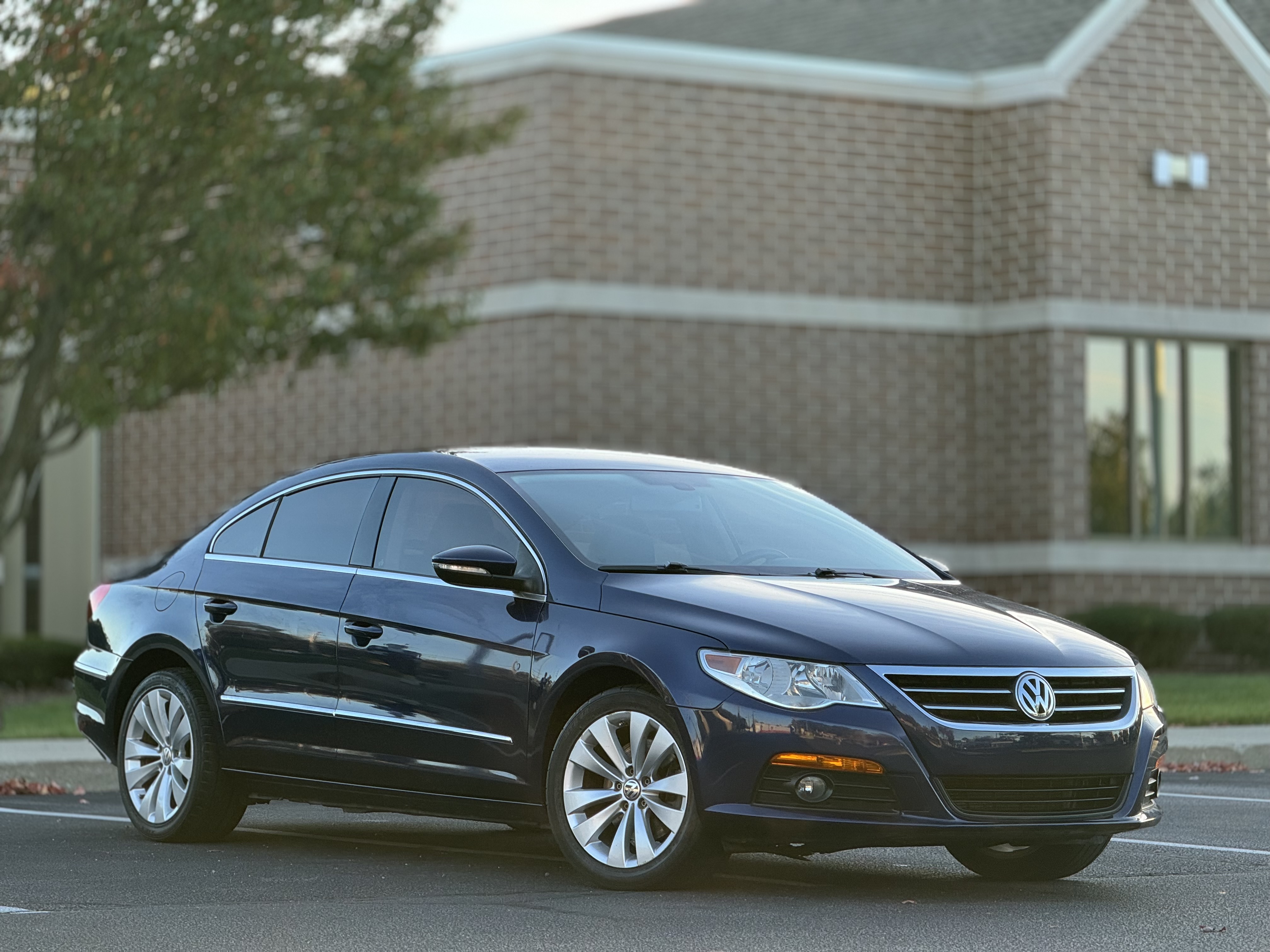 Used 2010 Volkswagen CC Sport FWD image 8