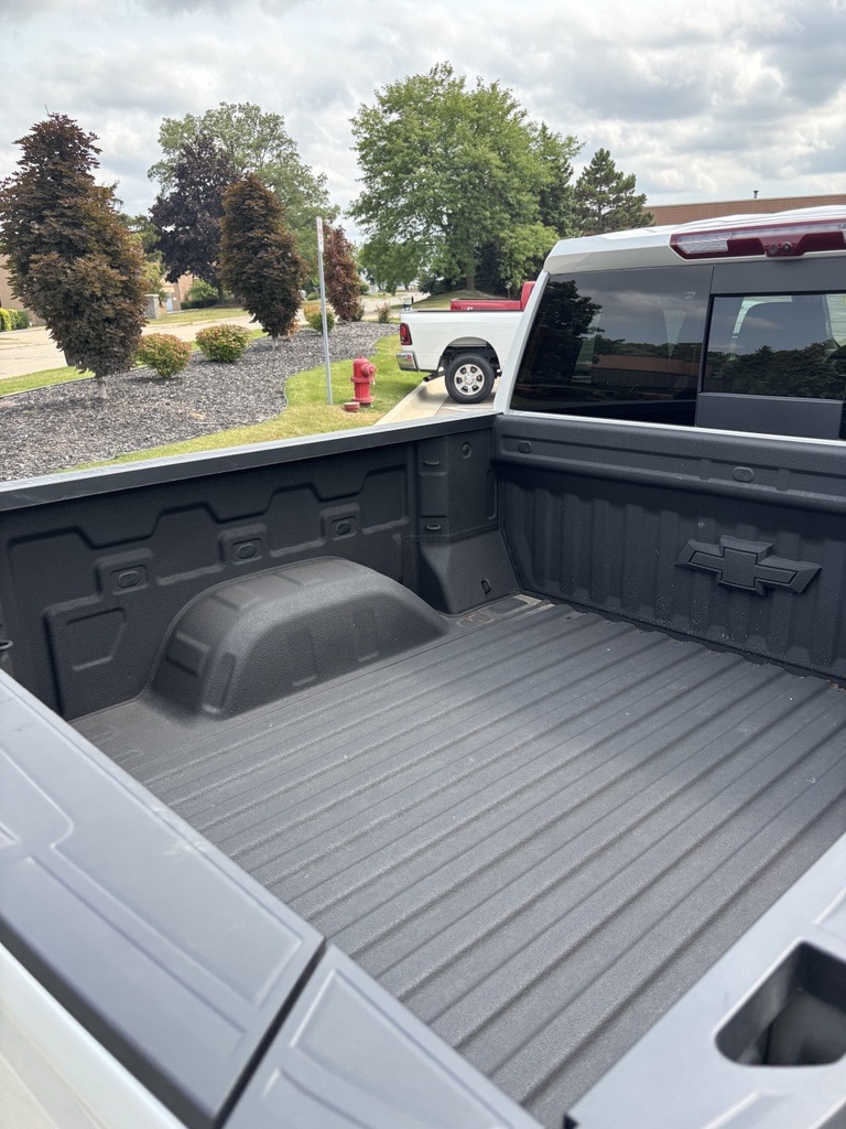 Used 2022 Chevrolet Silverado 1500 LTZ w/ LTZ Premium Package AWD/4WD image 14