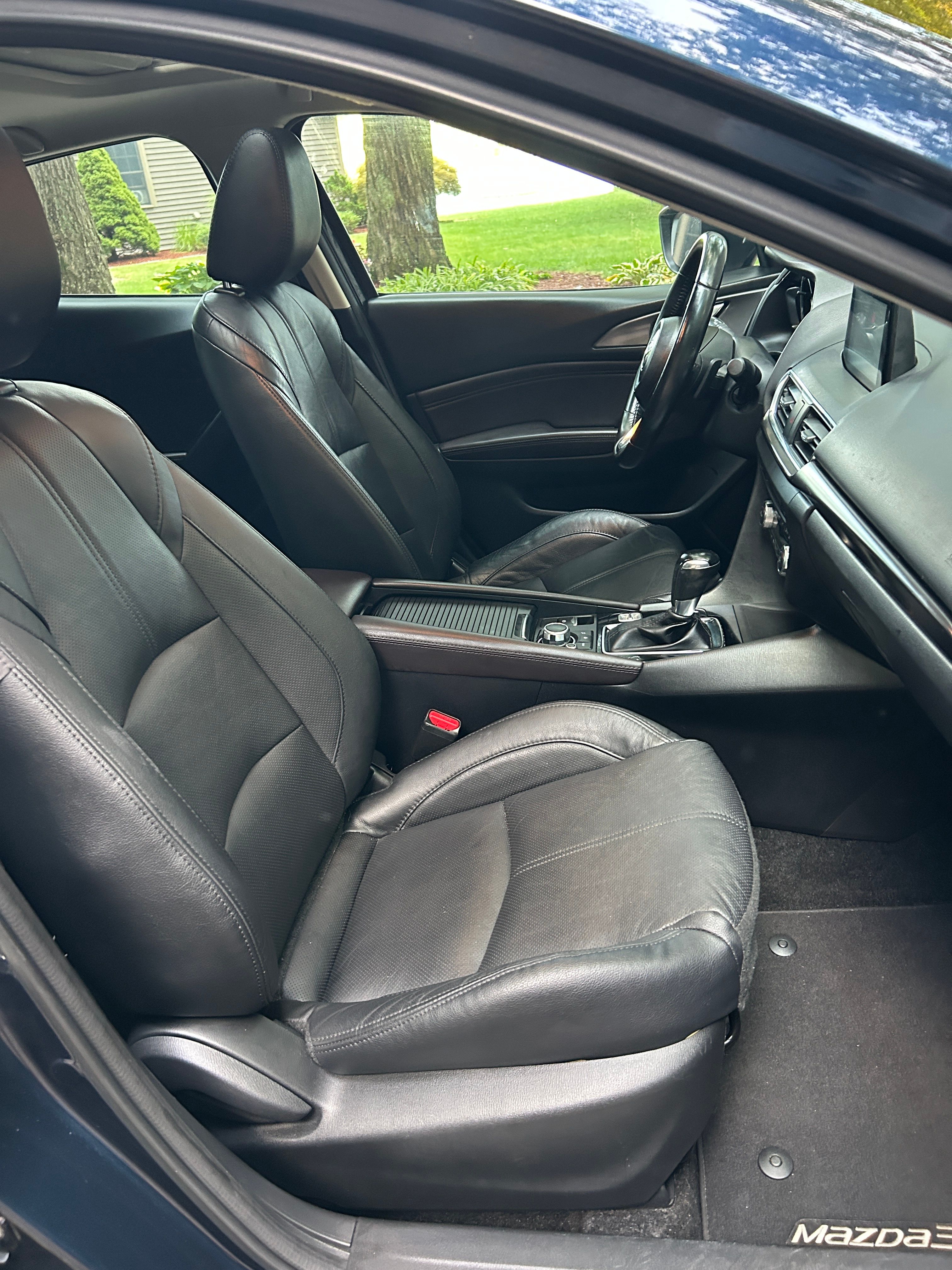 Used 2018 MAZDA MAZDA3 Grand Touring w/ Premium Equipment Package FWD image 19