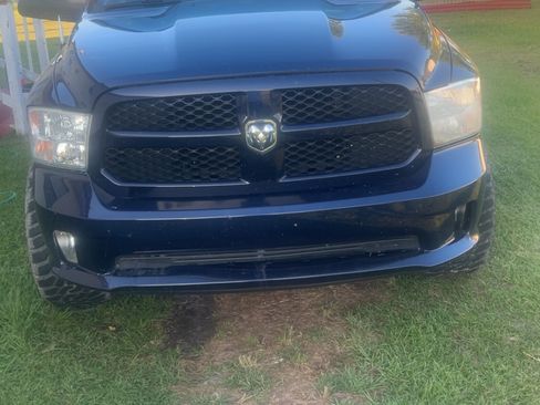 Used 2014 RAM 1500 Express RWD image 2