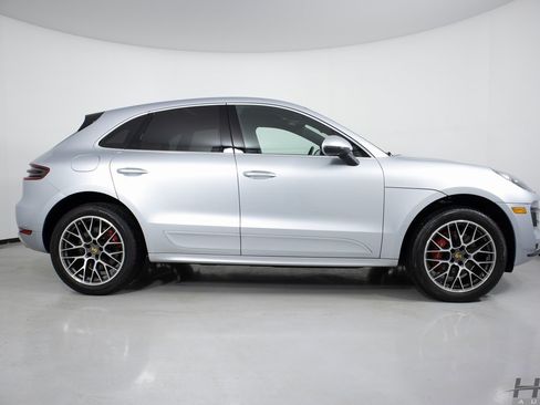 Used 2016 Porsche Macan Turbo image 8
