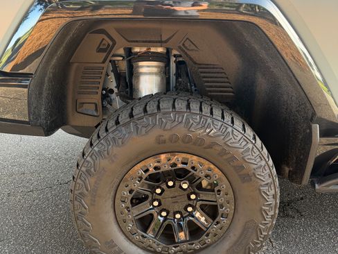 Used 2024 GMC Hummer EV 3X w/ Omega Edition AWD/4WD image 13