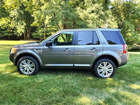 Used 2009 Land Rover LR2 HSE image 6