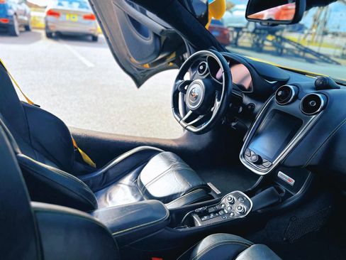 Used 2017 McLaren 570S Coupe image 11