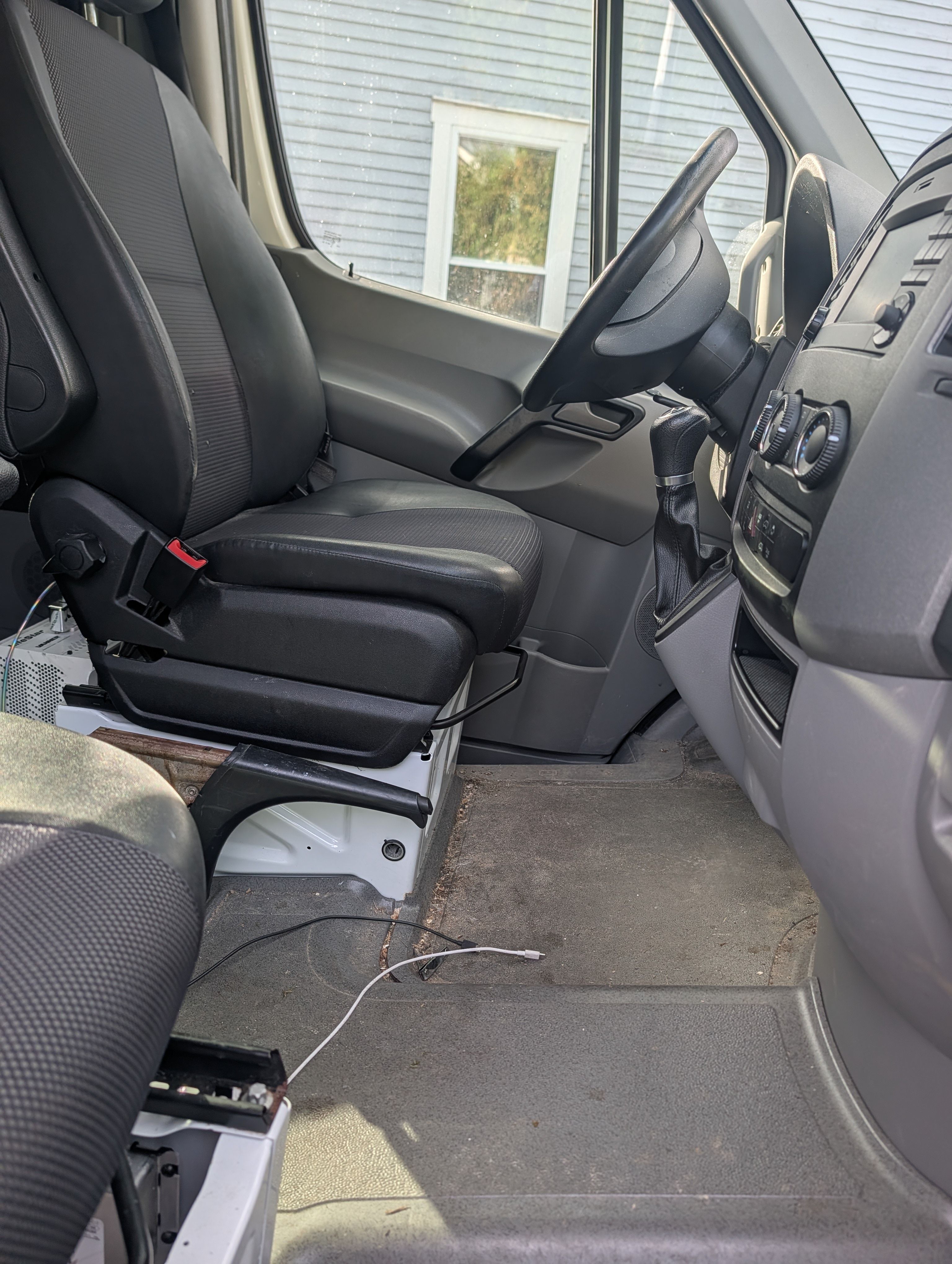 Used 2018 Mercedes-Benz Sprinter 2500 image 11