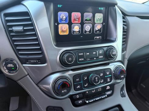 Used 2020 Chevrolet Suburban LT image 1