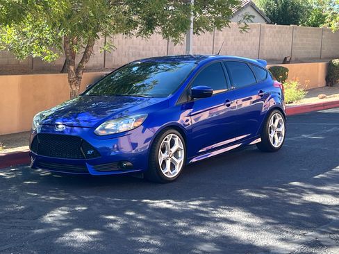 Used 2013 Ford Focus ST FWD image 1