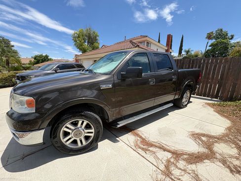 Used 2005 Ford F150 Lariat RWD image 4